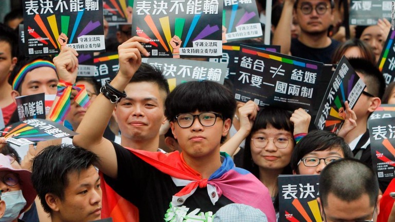 台湾で、同性婚を認める法案が可決した/Chiang Ying-ying/AP