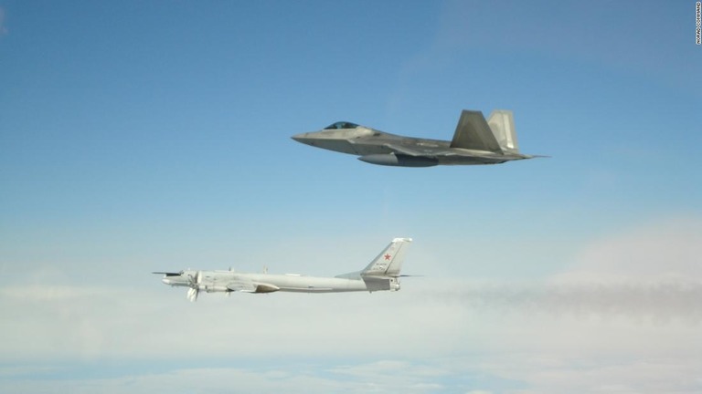 アラスカ州沖に接近したロシアの爆撃機と戦闘機に対し、インターセプト（進路妨害）を行った/NORAD Command