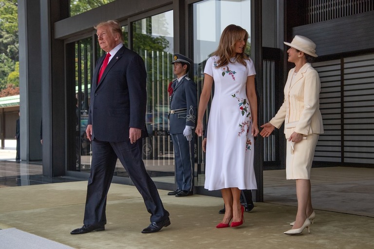 トランプ大統領夫妻を見送る皇后雅子さま/Pool/Getty Images