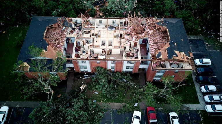 竜巻によって破損した家屋＝２８日、オハイオ州/Doral Chenoweth III/The Columbus Dispatch via AP