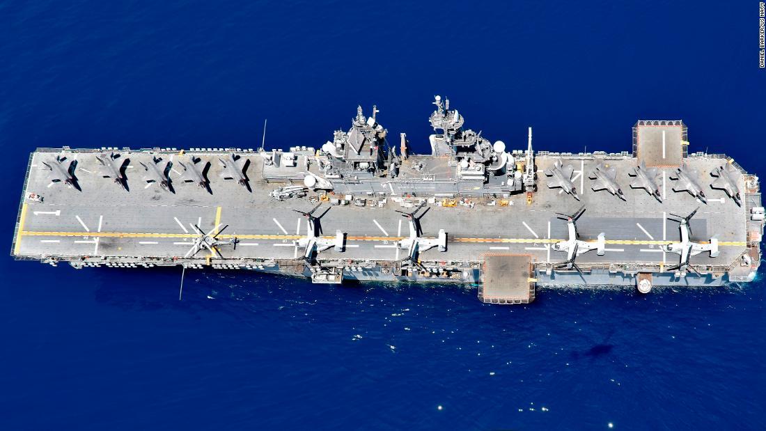 F35戦闘機を載せて南シナ海を進む米海軍の強襲揚陸艦ワスプ/DANIEL BARKER/US NAVY