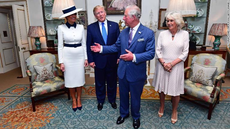 トランプ氏夫妻はロンドンでチャールズ皇太子とカミラ夫人に迎えられた/Victoria Jones/WPA Pool/Getty Images