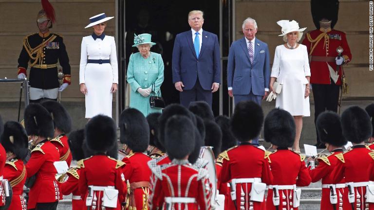 バッキンガム宮殿での歓迎式典では米国歌が演奏された/Yui Mok/PA Images via Getty Images