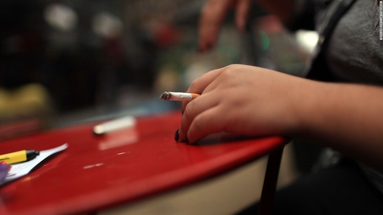 ビバリーヒルズ市で、たばこ製品がほぼ全面的に禁止される/Spencer Platt/Getty Images