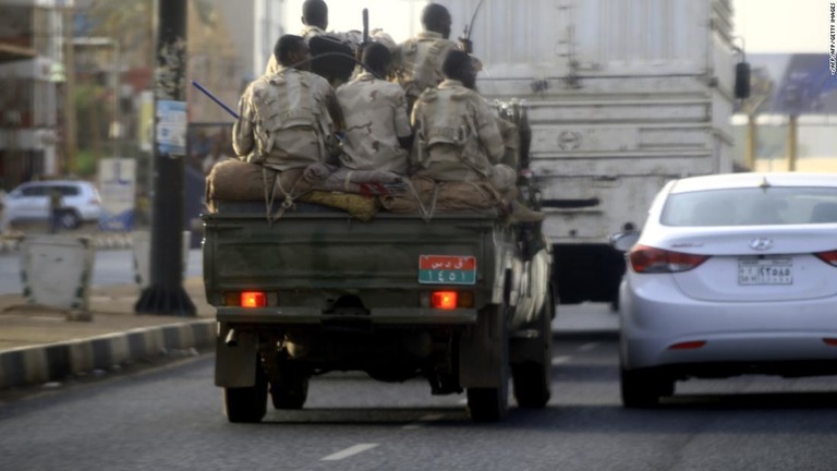 スーダン当局によるデモ隊排除の問題で、新たに４０人の遺体が発見された/-/AFP/AFP/Getty Images
