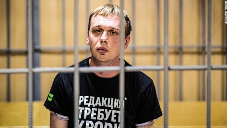 イワン・ゴルノフ記者への起訴が取り下げとなった/Evgeny Feldman for Meduza