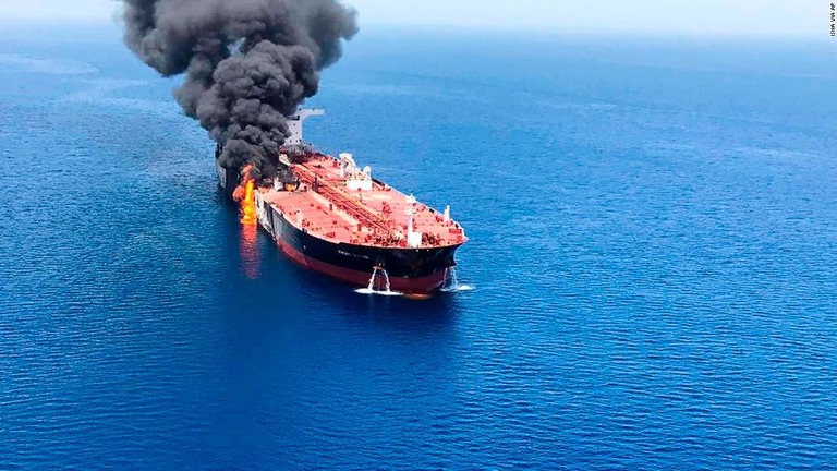 ２隻のタンカーはともに日本関連の積み荷を輸送していた/Iranian Students News Agency via AP