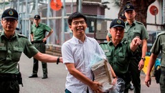 香港「雨傘運動」リーダーが釈放、デモへの合流を宣言