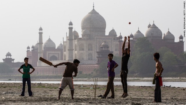 インドの人口が１０年以内に中国を抜いて世界一になるとの推計が発表された/DANIEL BEREHULAK/GETTY IMAGES