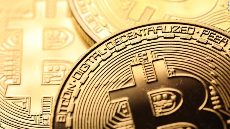 ビットコインが約１年ぶりに１万ドルを突破した/Getty Images