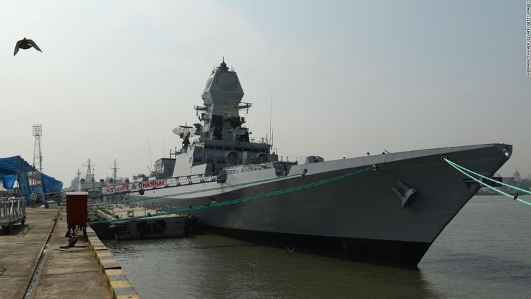 インド海軍の駆逐艦「チェンナイ」。海路の防衛に向けて艦船２隻が中東方面へ派遣された/Indranil Mukherjee/AFP/Getty Images