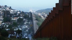 メキシコ、米国境に１万５０００人を派遣　移民対策で