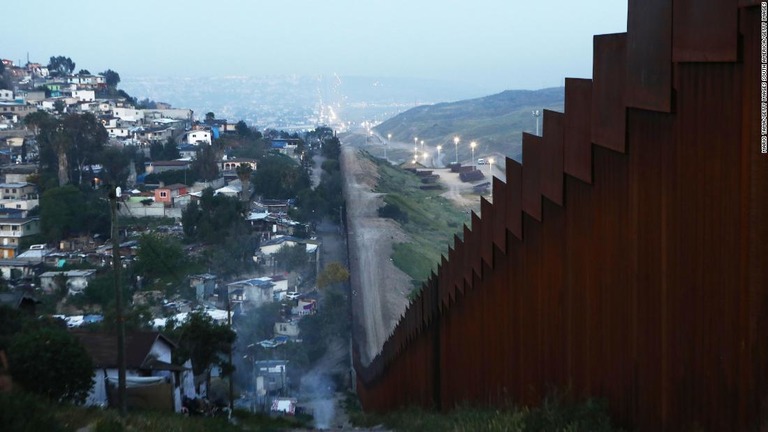 メキシコが米国境へ１万５０００人を派遣した/Mario Tama/Getty Images South America/Getty Images