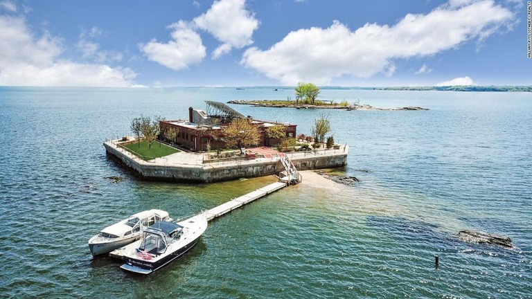 島１つが丸ごと邸宅。ニューヨーク沿岸のプライベート・アイランドが売りに出ている/William Pitt Sotheby's Realty