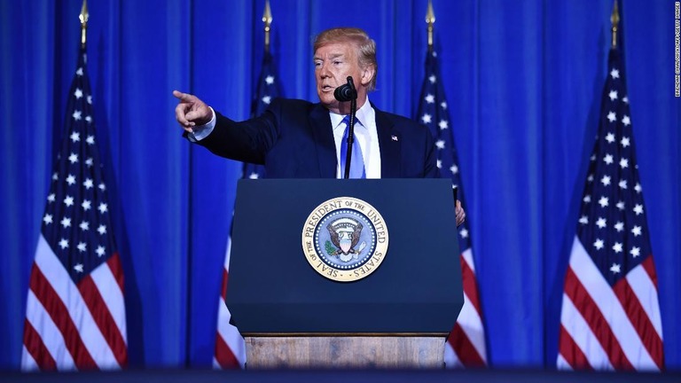 トランプ大統領が、中国・華為技術（ファーウェイ）への禁輸措置を見直して同社への米製品の輸出を認める考えを明らかにした

/Brendan Smialowski/AFP/Getty Images