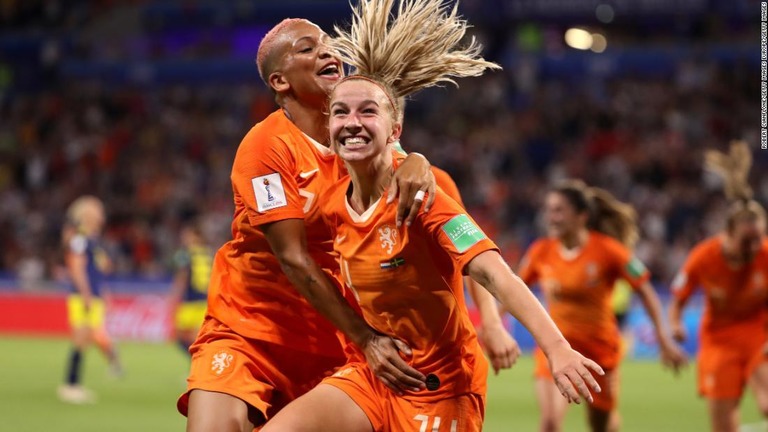 延長前半に決勝ゴールを挙げたオランダのグルーネン（１４）/Robert Cianflone/Getty Images Europe/Getty Images