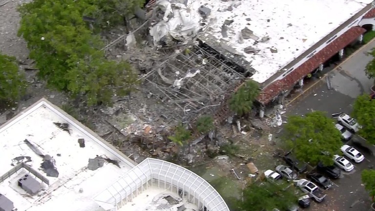 フロリダ州のショッピングセンターで爆発があり、負傷者が出た/WPLG