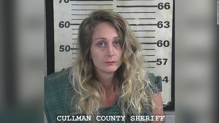 エリカ・コール容疑者。誤って夫を銃で撃った疑いが持たれている/Cullman County Sheriff Dept.
