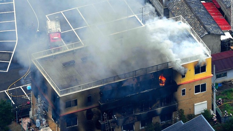京都アニメーションのスタジオが火災に見舞われ、死傷者が出た/The Asahi Shimbun via Getty Images