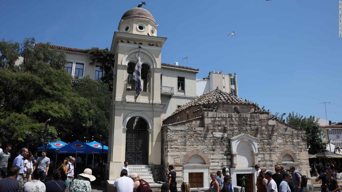 パンタナサ聖堂の鐘堂が損壊/Alkis Konstantinidis/Reuters