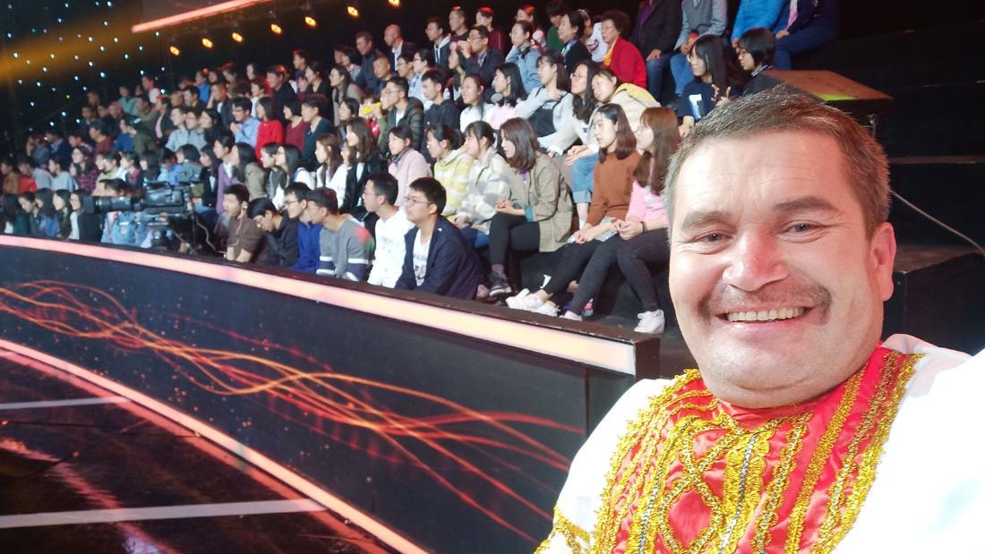 中国には55の少数民族がいるが、ペトロフさんもそのうちの一人だ