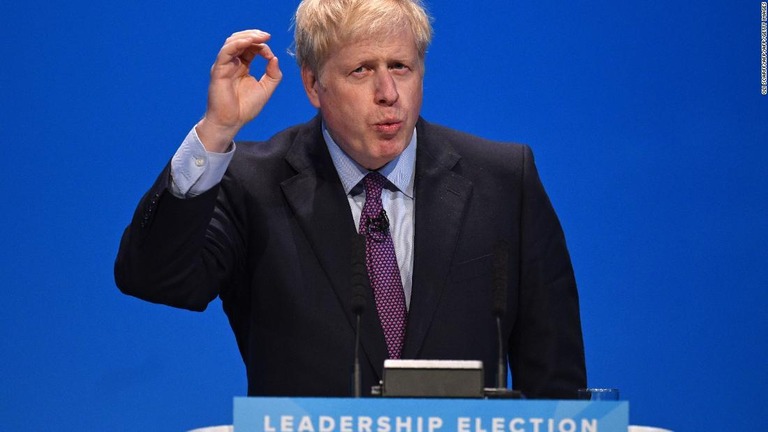 英次期首相に就任する見通しのボリス・ジョンソン氏/OLI SCARFF/AFP/AFP/Getty Images