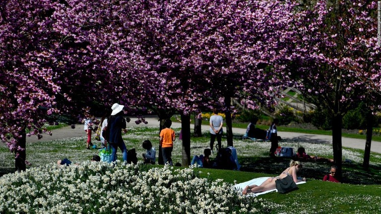 Cnn Co Jp 公園のヌーディスト区画でのぞき見 女性ら被害訴え パリ Cnn Co Jp 公園のヌーディスト区画でのぞき見 女性ら被害訴え パリ