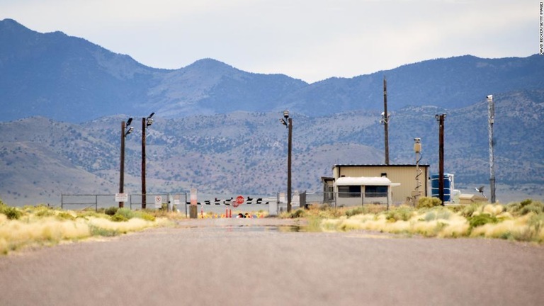 エリア５１に近い辺境の町が、基地への「急襲」計画に危機感を募らせている/David Becker/Getty Images