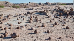 荒涼とした風景が異世界の雰囲気を醸し出す、アルゼンチンの「月の谷」