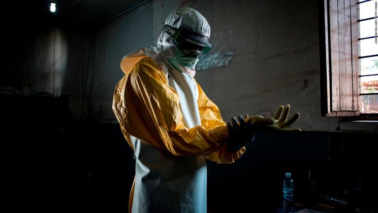 隣国と接するコンゴの大都市で、エボラ出血熱による２人目の犠牲者が出た/John Wessels/AFP/Getty Images