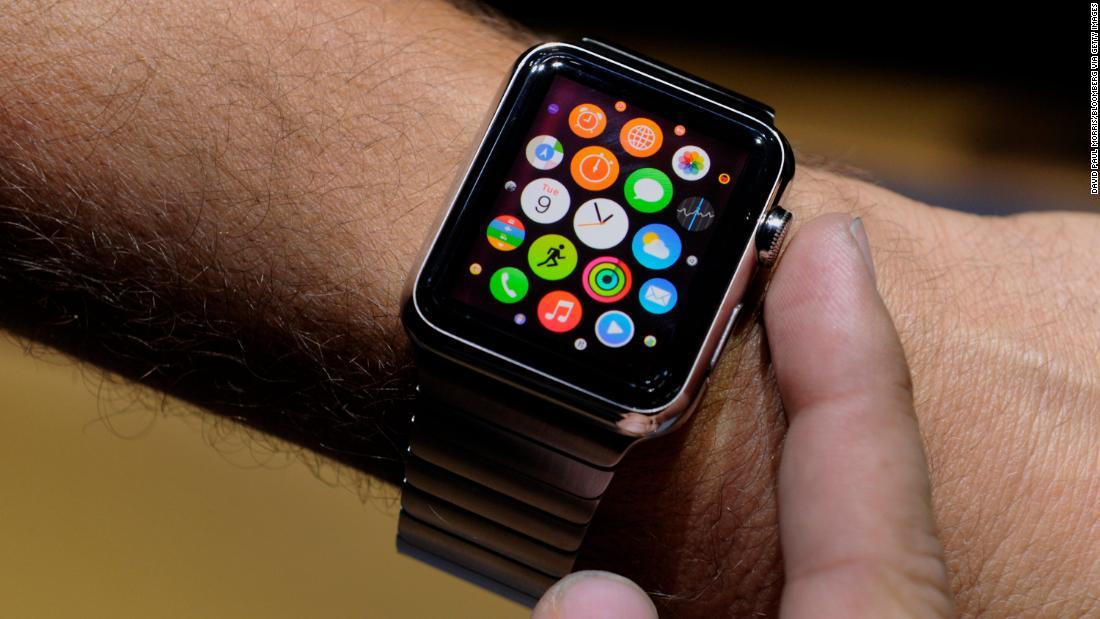 「Ａｐｐｌｅ　Ｗａｔｃｈ」（２０１５年）/David Paul Morris/Bloomberg via Getty Images