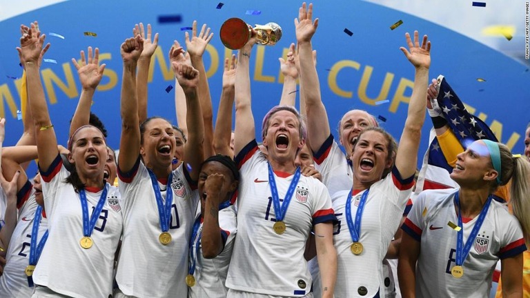 今年行われた女子のＷ杯で優勝した米国代表/Franck Fife/AFP/Getty Images