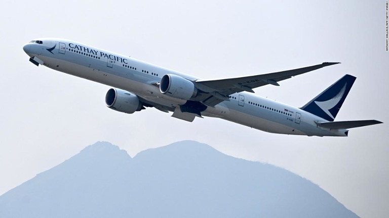 香港大手の航空会社が、デモ参加の従業員を解雇対象にすることも辞さないと警告/Anthony Wallace/AFP/Getty Images