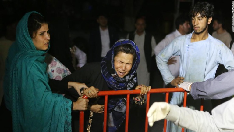 アフガン首都カブールの結婚式場で起きた自爆テロの犠牲者は６３人となった/Jawad Jalali/EPA-EFE/Shutterstock