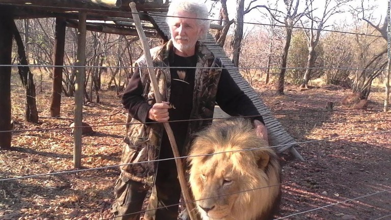 レオン・ファンビリヨン氏は飼育していたライオンに襲われ死亡した/Mahala View Lion Game Lodge/Facebook