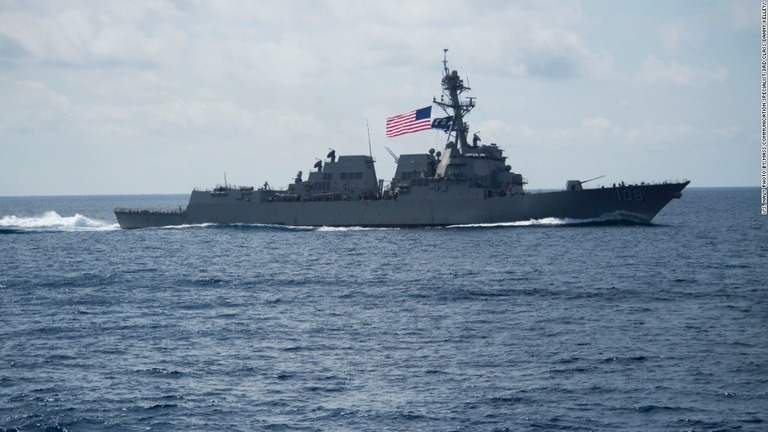 米海軍の艦船が南シナ海で「航行の自由」作戦を遂行した/U.S. Navy photo by Mass Communication Specialist 3rd Class Danny Kelley/