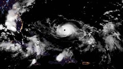 ３０日午後８時半に人工衛星から撮影したハリケーン「ドリアン」。同日遅くにカテゴリー４に発達
