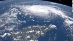 ハリケーンドリアンを宇宙ステーションから撮影。宇宙飛行士のアンドリュー・モーガン氏がツイッターに投稿。「ハイチとドミニカ共和国の北川のカリブ海を進むハリケーンを２９日に撮影した」