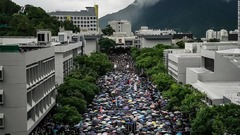 香港デモに学生も参加、新学期の授業をボイコット