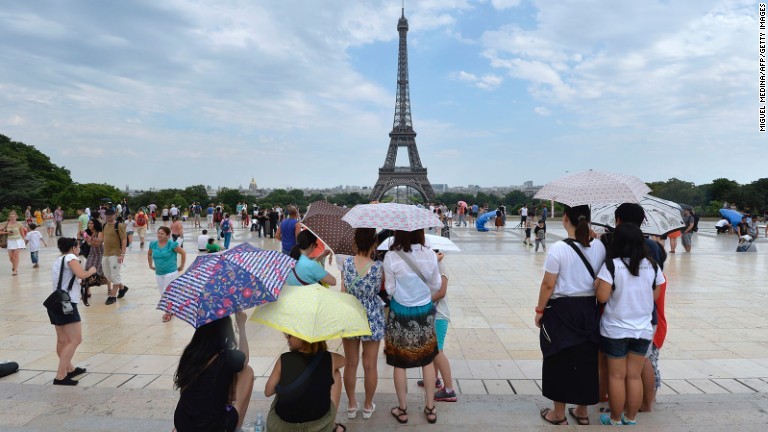 ２位、パリ（フランス）：１９１０万人/MIGUEL MEDINA/AFP/Getty Images