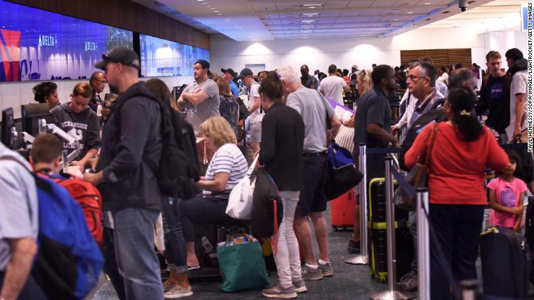 米フロリダ州オーランド国際空港/Paul Hennessy/SOPA Images/LightRocket/Getty Images