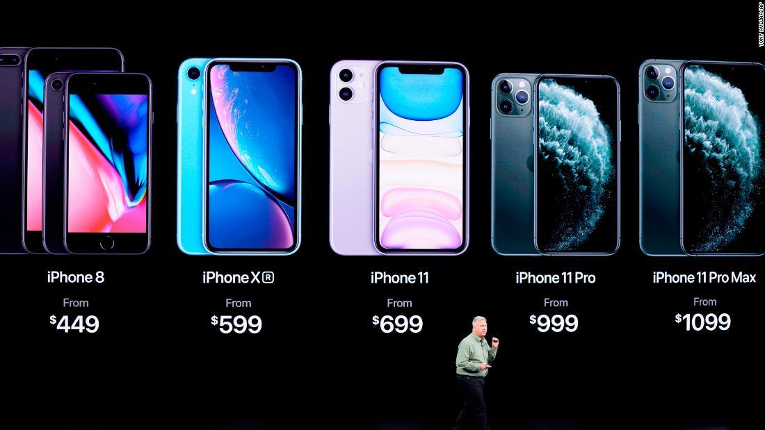 写真右から新機種の「ｉＰｈｏｎｅ　１１　Ｐｒｏ　Ｍａｘ」「ｉＰｈｏｎｅ　１１　Ｐｒｏ」「ｉＰｈｏｎｅ　１１」/Tony Avelar/AP