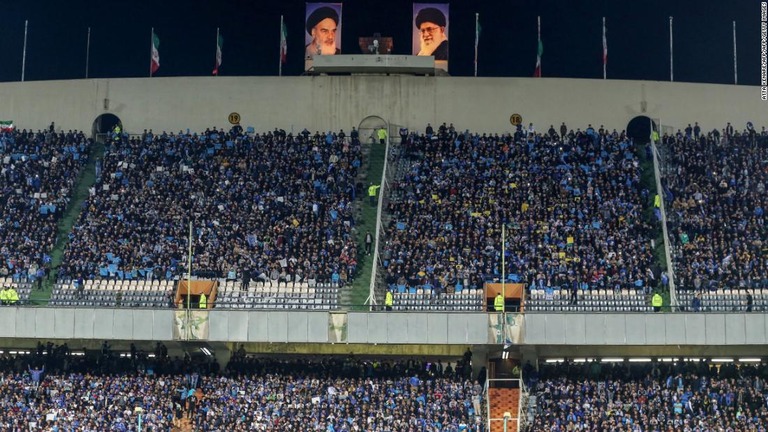 イランでは女性がサッカー観戦することが禁じられている/ATTA KENARE/AFP/AFP/Getty Images