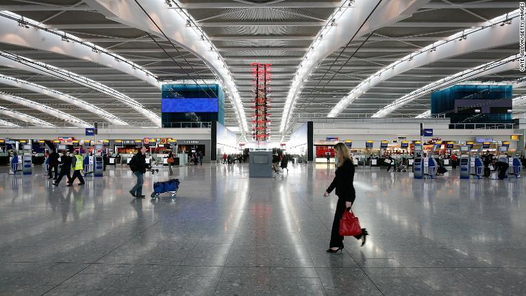 ７位：ロンドン・ヒースロー空港（英国）８０１０万人/Cate Gillon/Getty Images