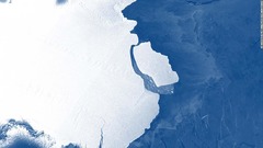 南極で巨大な氷山が分離、米ロサンゼルス市ほどの面積