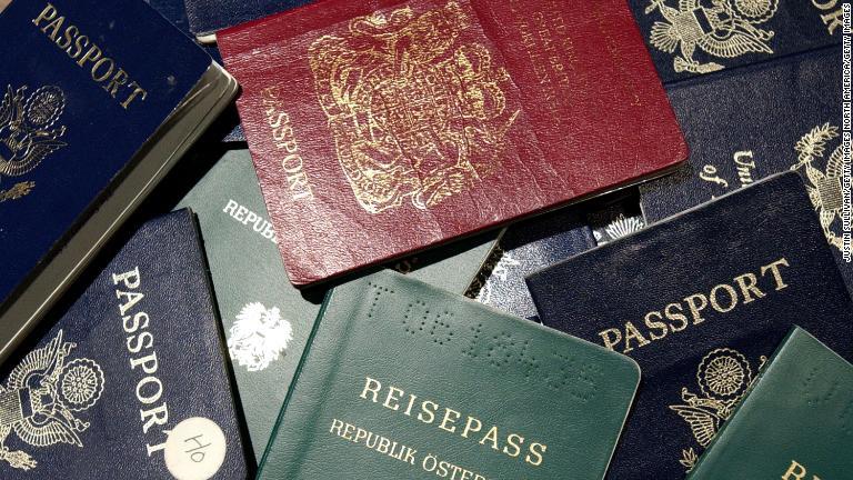 英コンサルティング会社「ヘンリー・アンド・パートナーズ」が世界各国のパスポートを比較したランキングの最新版を公表した/Justin Sullivan/Getty Images North America/Getty Images