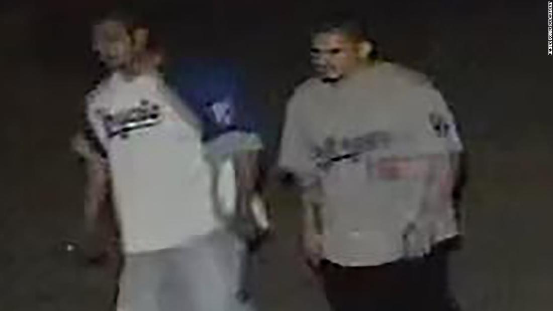 警察が公開した容疑者2人の写真/Kansas Police Department