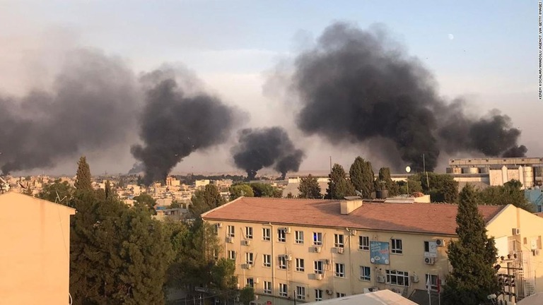 トルコがシリア北東部への軍事攻撃を開始した/Kerem Kocalar/Anadolu Agency via Getty Images