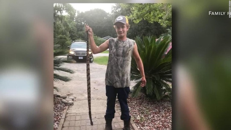 米国で、狩猟中の１７歳の少年が同僚のハンターにシカと間違われ射殺された/WFOX/Family Photos
