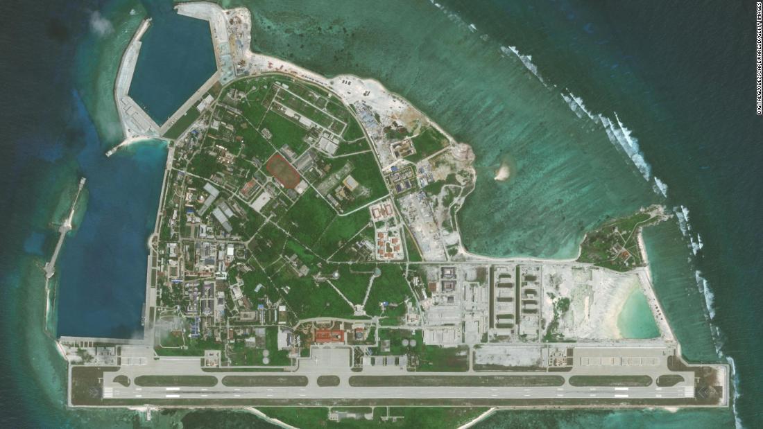 ２０１６年４月に撮影されたウッディ島（永興島）/DigitalGlobe/ScapeWare3d/Getty Images